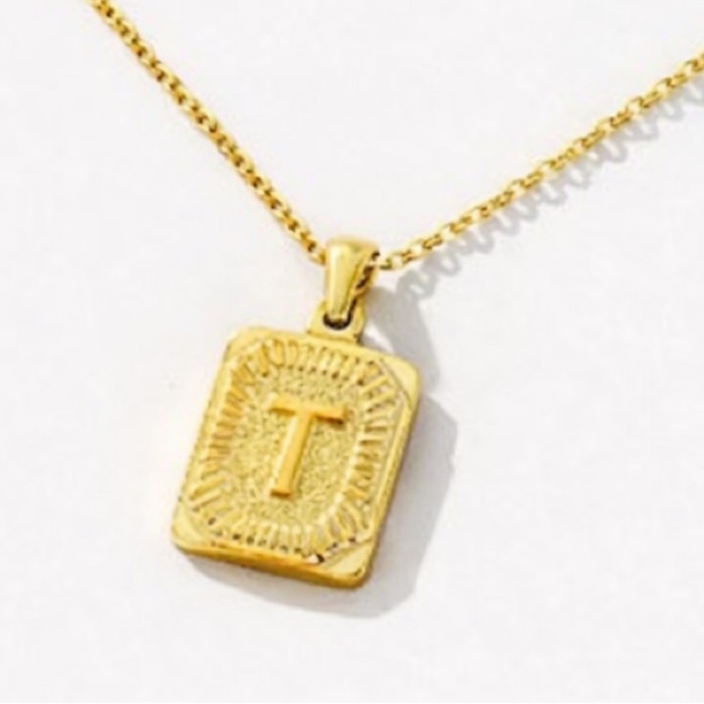 Gold Monogram Initial Pendant Necklace (T) (9024)